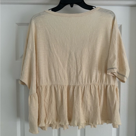 Soft muslin peplum or peasant style top - Picture 2 of 2